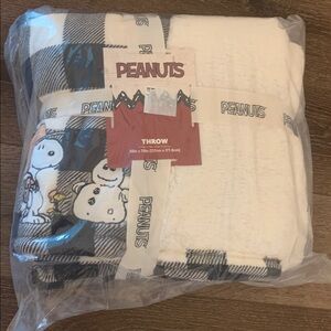 Peanuts Christmas Snoopy Woodstock Snowman Throw Blanket 50x70. Black Plaid
